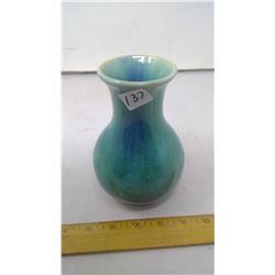 1930 MEDALTA MEDICINE HAT, SASK. VASE PERFECT CONDITION. HEIGHT 6"