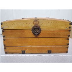 SMALL WOODEN HUMP TRUNK