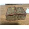 Image 1 : VINTAGE SEWING BASKET+CONTENTS