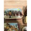 Image 6 : FLUT OF VINTAGE COLLECTION TINS