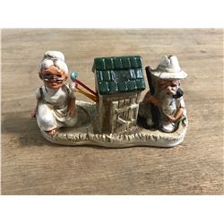 OLD LADY + MAN ON OUTHOUSE TOOTHPIC TRAY SALT+ PEPPER