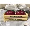 Image 1 : APPLE SALT + PEPPER IN BOX