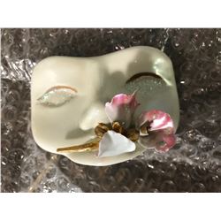 FACE/ FLOWER ORNIMENT