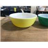 Image 2 : SET OF 4 PYREX MIXING BOWLS