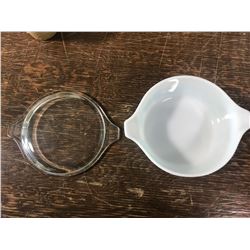 PYREX OVEN DISH 1 1/2 PT. SIZE