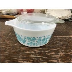 PYREX OVEN DISH 1 1/2 QT SIZE