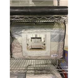 Classic Collection Queen Size 5-Piece Quilt Set