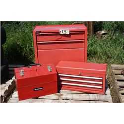 3 tool boxes ( 1 on wheels, 2 carry type)