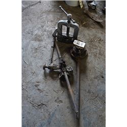 2 Rigid threader, 1 Pipe clamp , 1 reamer