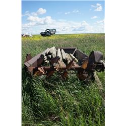 (30) 8' posts, manure spreader