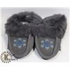 Image 1 : PAIR LADIES MOCCASINS SIZE 10