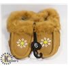Image 1 : PAIR LADIES MOCCASINS SIZE 9