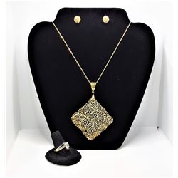 8)  YELLOW GOLD TONE SUITE OF