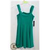Image 1 : EMERALD COLORED DRESS BY LORD & TAYLOR
