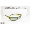 Image 1 : BOX OF DESIGNER SUNGLASSES GREEN COLOR WITH