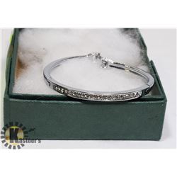 RHODIUM BRACELET WITH CRYSTAL STONES