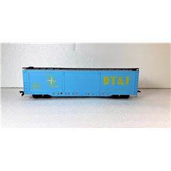 10)  VINTAGE HO GUAGE BOX CAR