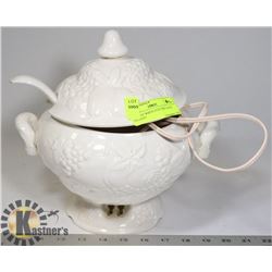 VINTAGE WHITE ELECTRIC SOUP TOUREEN