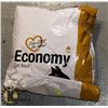 Image 1 : BAG OF ECONOMY CAT FOOD