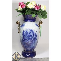 VASE WITH ROYAL ALBERT "OLD COUNTRY ROSES"