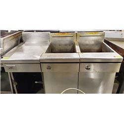QUEST DUAL DEEPFRYER W/ 2 ATTACHMENTS