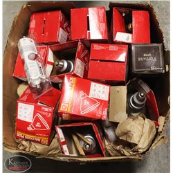 BOX OF ASSORTED LIGHT BULBS