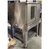 Image 2 : GARLAND FULL SIZE CONVECTION OVEN W/ STAND ON