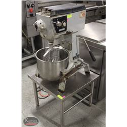 BLAKESLEE 20 QT MIXER W/ BOWL & PADDLE W/ STAND
