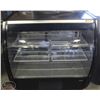 Image 5 : FOGEL 19CU.FT. CURVED GLASS REFRIGERATED DISPLAY