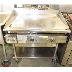 33" STAINLESS STEEL GRIDDLE ON STAND W/ CASTORS