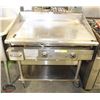 Image 1 : 33" STAINLESS STEEL GRIDDLE ON STAND W/ CASTORS
