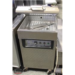 ELPACK STANDING VACCUM SEALER ON CASTORS