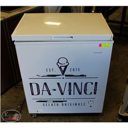 FRIGIDAIRE CHEST FREEZER W/ PLASTIC INSERT FORM