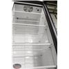 Image 6 : UPRIGHT TRUE SINGLE GLASS DOOR DISPLAY COOLER W/