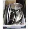 Image 1 : BUS PAN OF ASSORTED ALUMINUM STOCK POT LIDS