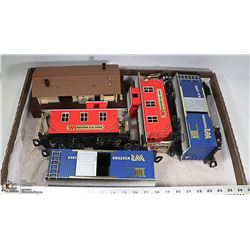 SET OF 4 TRAIN CARS AND STATION BUILDING