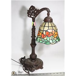 STAINED GLASS TABLE LAMP. GREEN, ORANGE AND TAUPE
