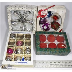4 BOXES OF VINTAGE CHRISTMAS DECORATIONS