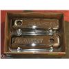 Image 1 : MR. GASKET CHROME V6 VALVE COVERS.