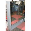 Image 1 : MEDICINE CABINET WITH MIRROR DOORS