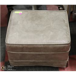 FOOT STOOL ON WHEELS GREY
