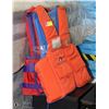 Image 1 : 2 LIFE VEST SIZE LARGE