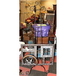 DECORATIVE METAL EASEL 70° TALL WITH METAL
