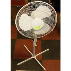 OSCILLATING FLOOR STANDING FAN
