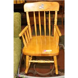 CHILDRENS VINTAGE WOOD ROCKING CHAIR. FURNITURE