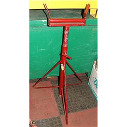 RED ROLLER STAND. TOOLS