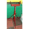 Image 1 : RED ROLLER STAND. TOOLS