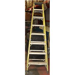 YELLOW FEATHERLITE 8' LADDER