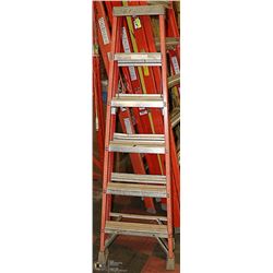 LOUISVILLE LIGHTWEIGHT 6' LADDER