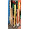 Image 1 : LOT OF 5 ASSORTED SIZED SLEDGE HAMMERS.